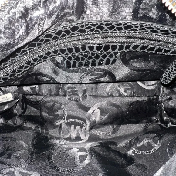 Michael Kors Black Snakeskin Embossed Shoulder Bag NWOT - Picture 11 of 15